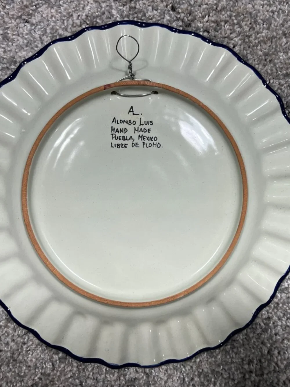 Hand Made Painted Plate - Puebla, Mexico - Artist Alonso Luis - Ruffled  Edge